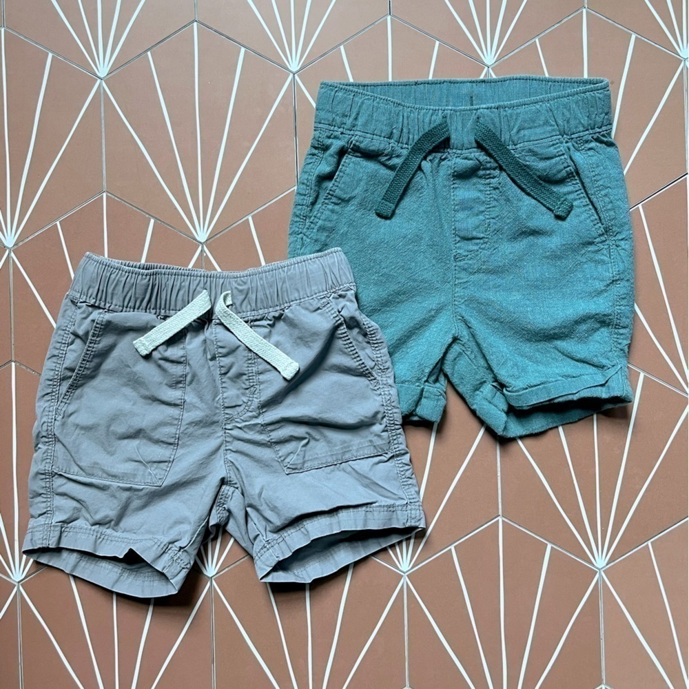 Bundle of Shorts Old Navy khaki stretchy drawstring waistband size 18-24 month
